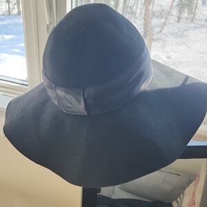 Jessica Simpson Black Wide-Brim Felt Floppy Hat